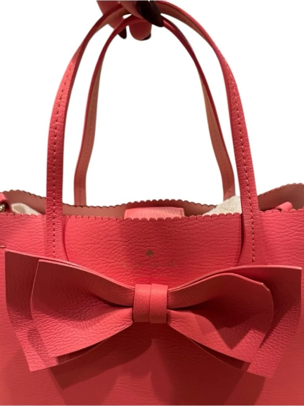 Kate Spade Vanderbilt Small Georgia Satchel Coral Bow Scalloped Leather Handbag - Picture 4 of 11